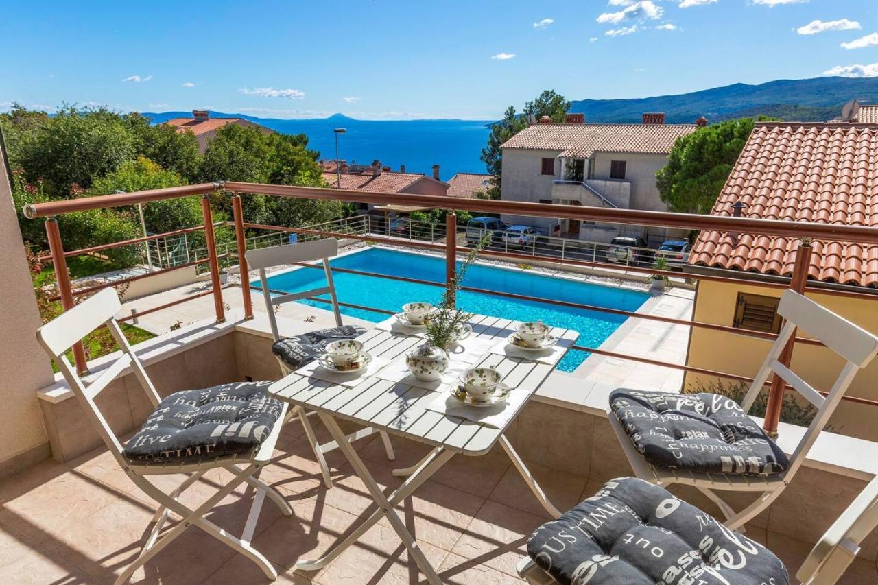 E&T Apartments With A Beautiful Pool Рабац Экстерьер фото